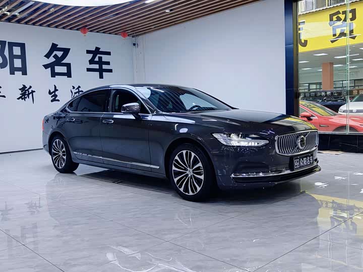 Фото 3 - Volvo S90