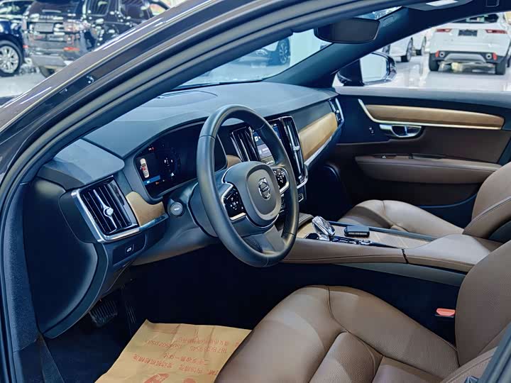 Фото 6 - Volvo S90