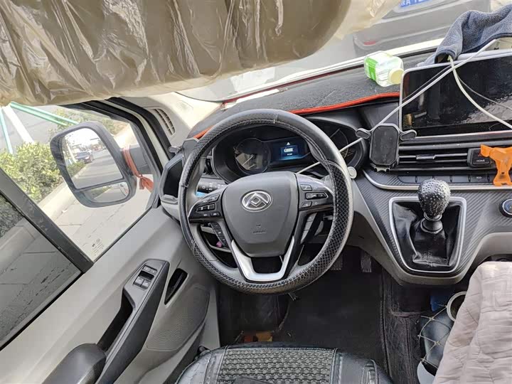 Фото 3 - Maxus V90