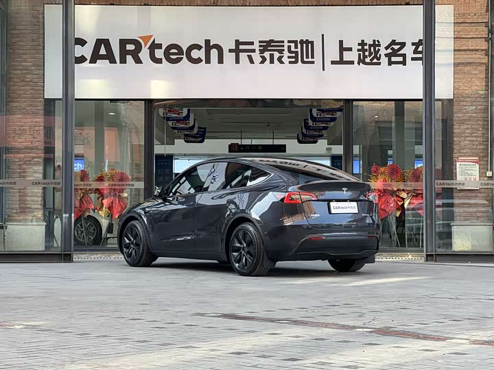 Фото 4 - Tesla Model Y