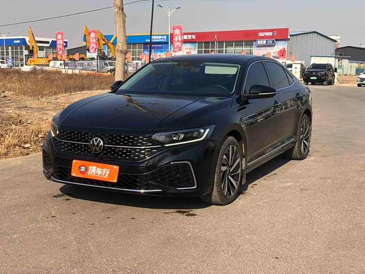 Фото 1 - Volkswagen Passat