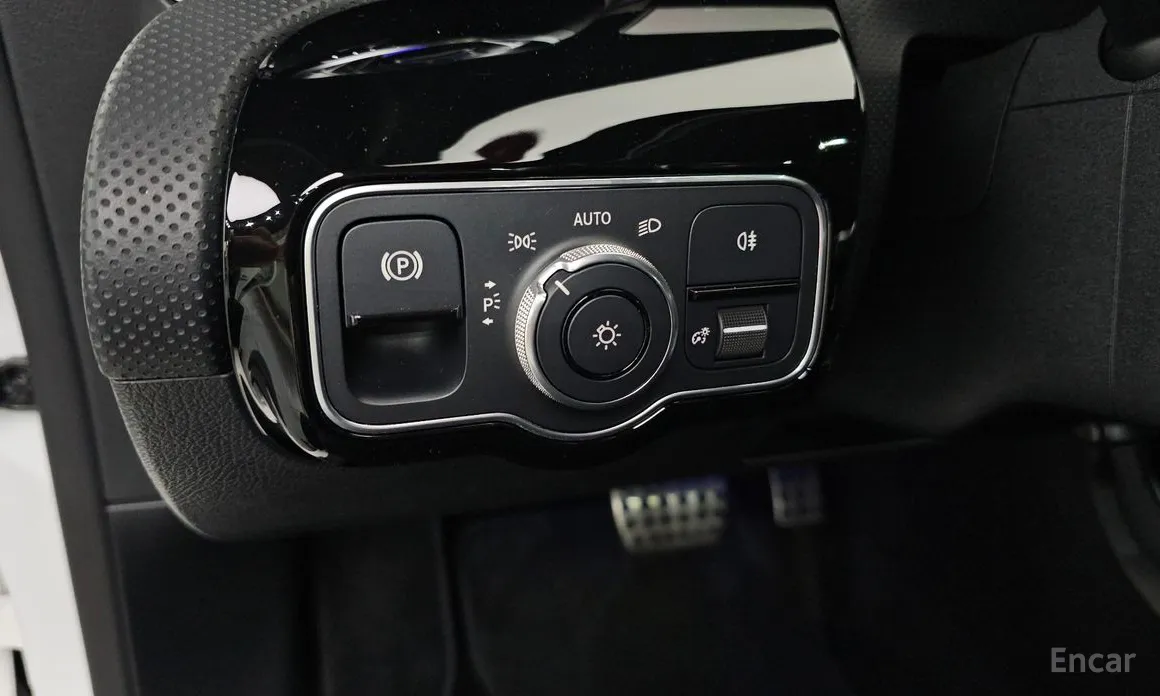 Фото 19 - Mercedes-Benz CLA-Class