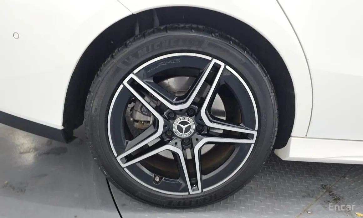 Фото 5 - Mercedes-Benz CLA-Class