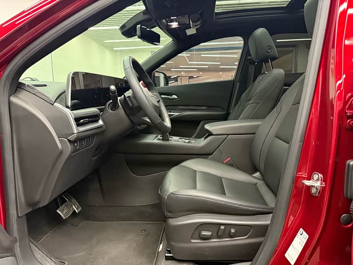 Фото 7 - Cadillac XT4