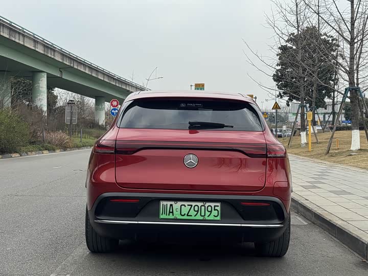 Фото 6 - Mercedes-Benz EQC