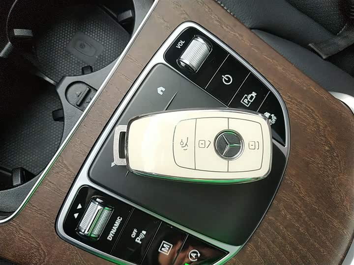 Фото 9 - Mercedes-Benz GLC-Class