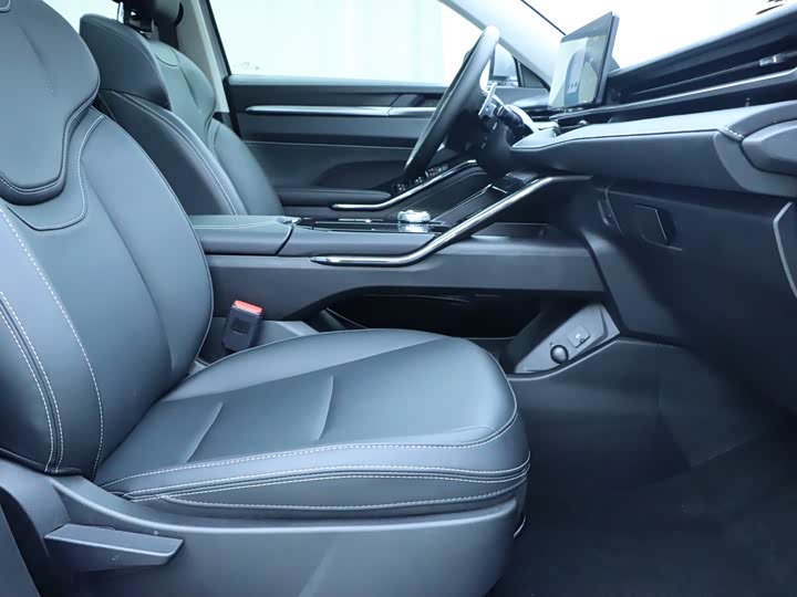 Фото 8 - Haval H6