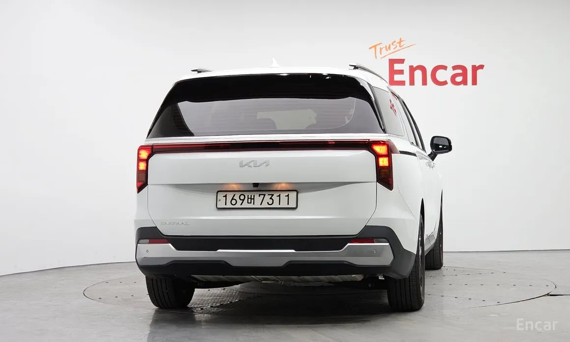 Фото 4 - Kia Carnival