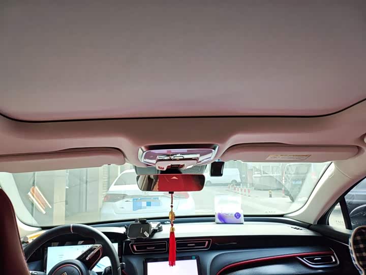 Фото 9 - Hongqi H6