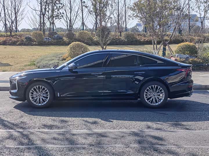 Фото 4 - Bestune B70