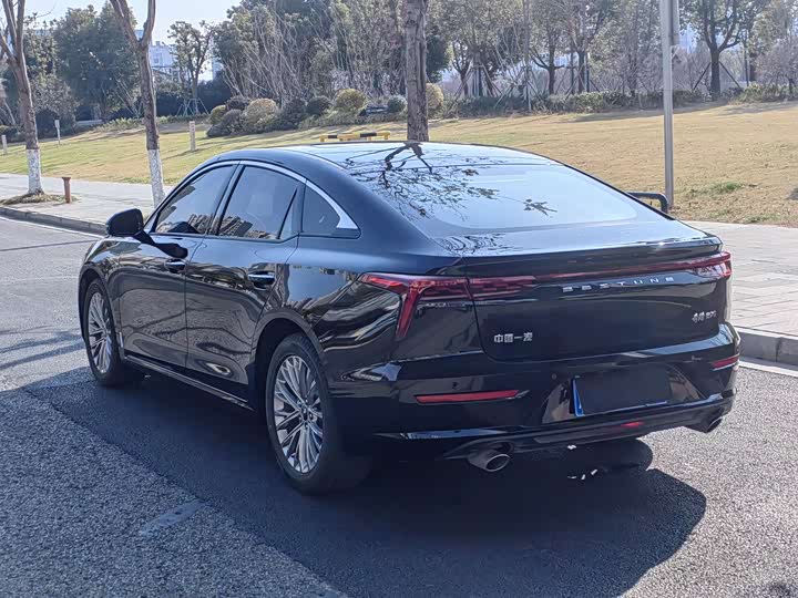 Фото 6 - Bestune B70