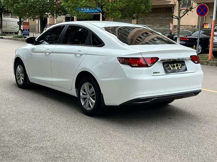 Фото 4 - Geely Emgrand GL