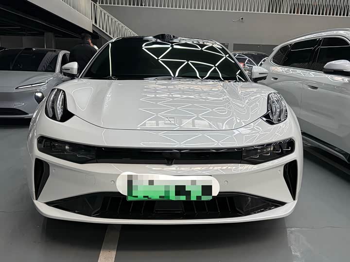 Фото 2 - Zeekr 001