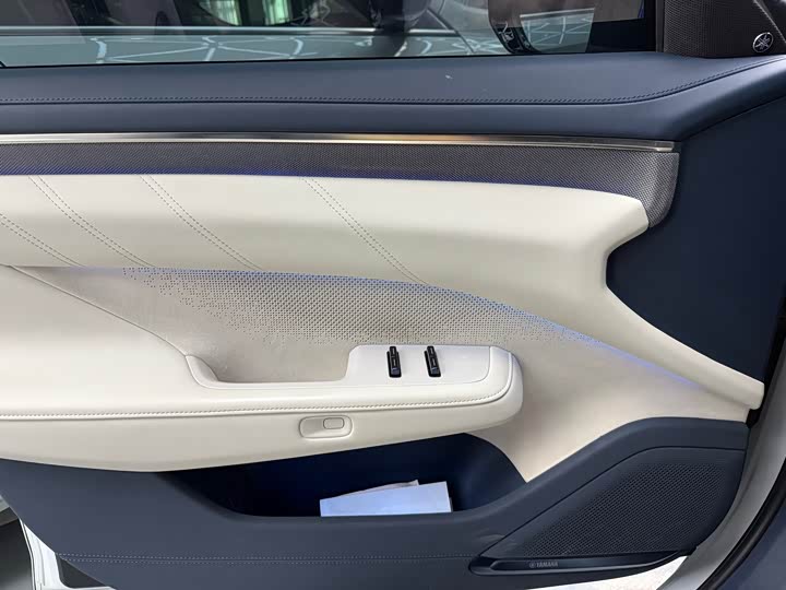 Фото 5 - Zeekr 001