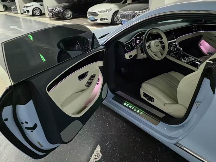 Фото 5 - Bentley Continental GT