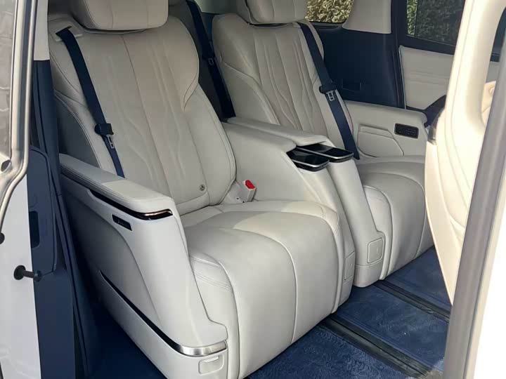 Фото 3 - Buick GL8 Century