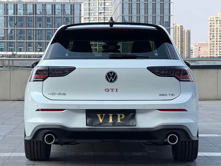 Фото 9 - Volkswagen Golf GTI