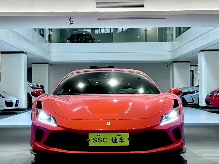 Фото 2 - Ferrari F8