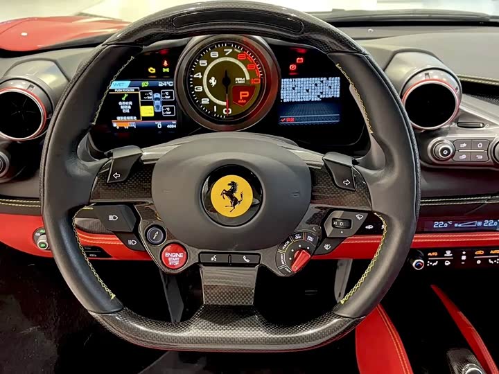 Фото 8 - Ferrari F8