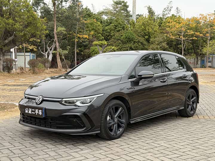 Фото 1 - Volkswagen Golf