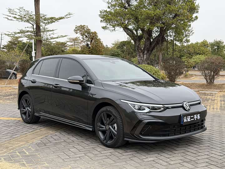 Фото 3 - Volkswagen Golf