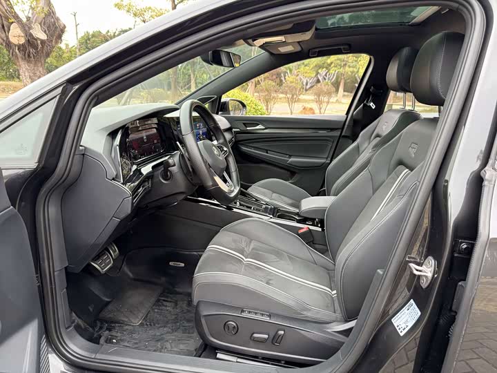 Фото 4 - Volkswagen Golf