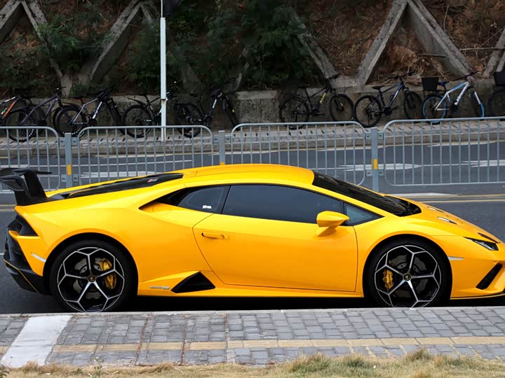 Фото 4 - Lamborghini Huracán
