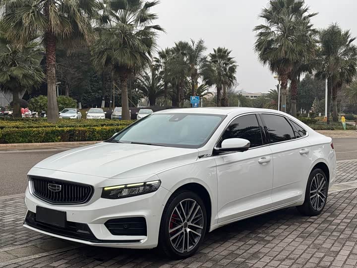 Фото 2 - Geely Preface