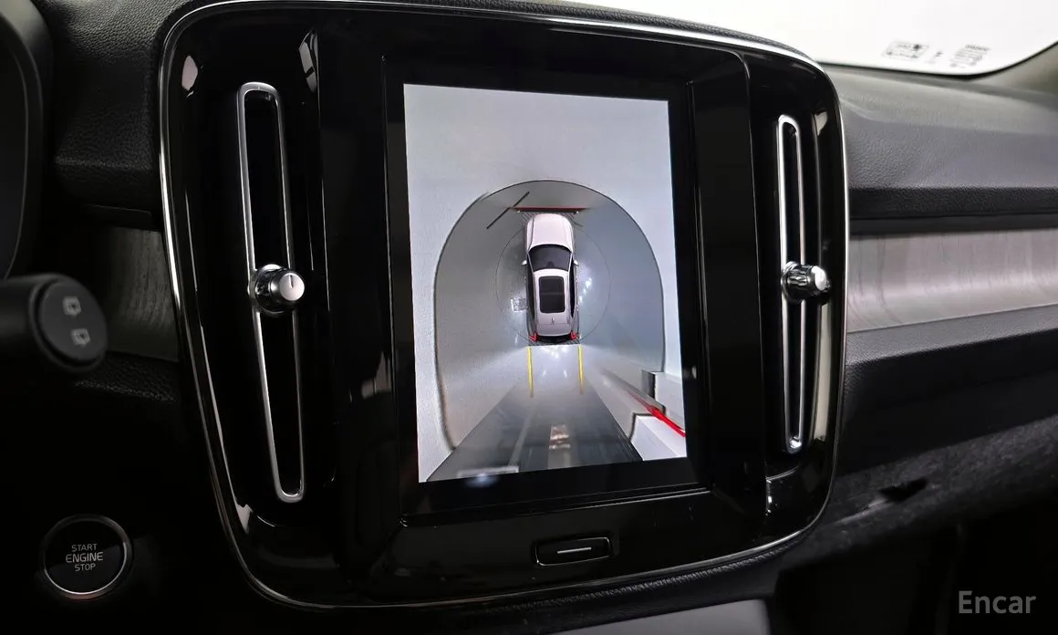 Фото 15 - Volvo XC40