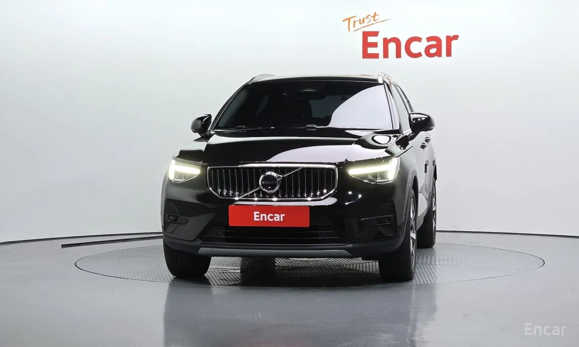 Фото 3 - Volvo XC40
