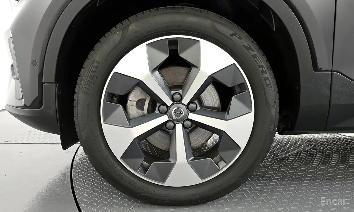 Фото 5 - Volvo XC40