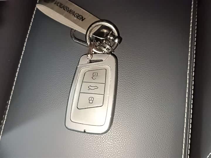 Фото 9 - Volkswagen Passat