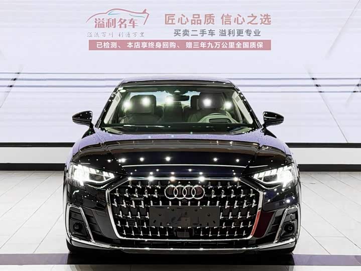 Фото 2 - Audi A8