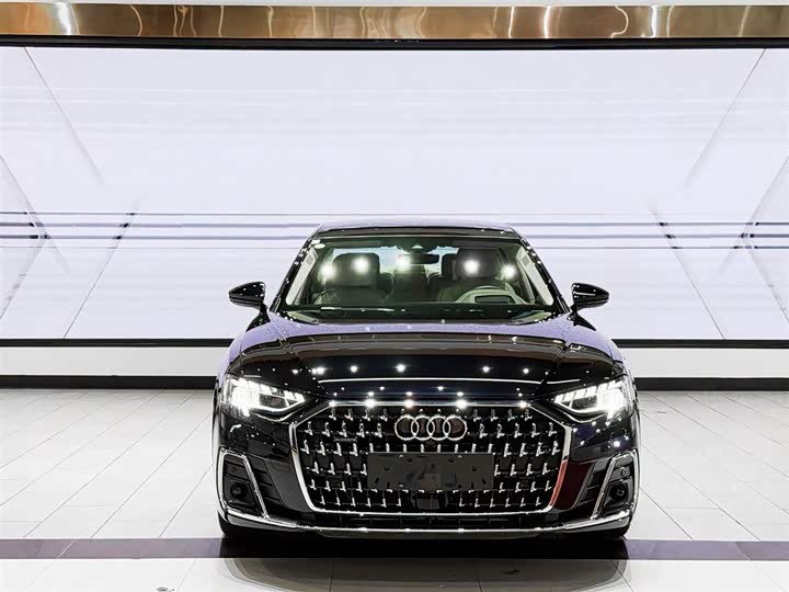 Фото 4 - Audi A8