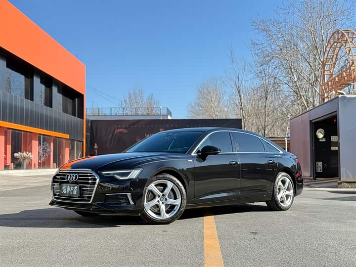 Фото 1 - Audi A6L