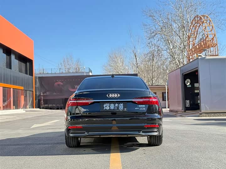 Фото 4 - Audi A6L