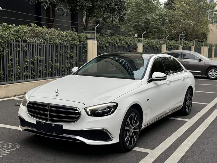 Фото 2 - Mercedes-Benz E-Class Hybrid