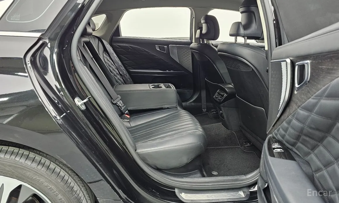 Фото 12 - Kia K8