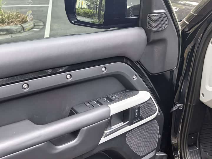 Фото 4 - Land Rover Defender