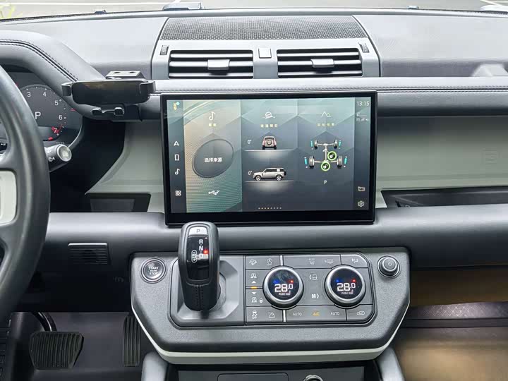 Фото 8 - Land Rover Defender