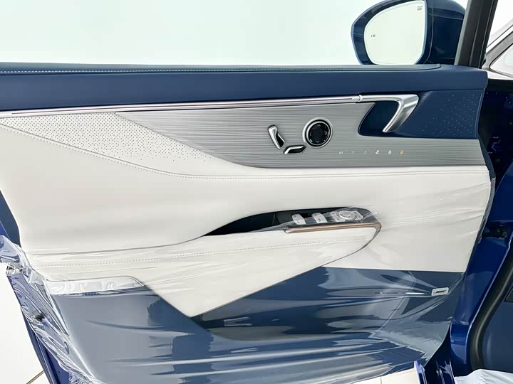 Фото 7 - Buick GL8 Hybrid