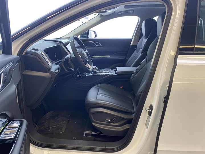 Фото 6 - Hongqi HS3 Hybrid