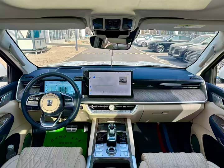 Фото 7 - Tank 500 Hybrid