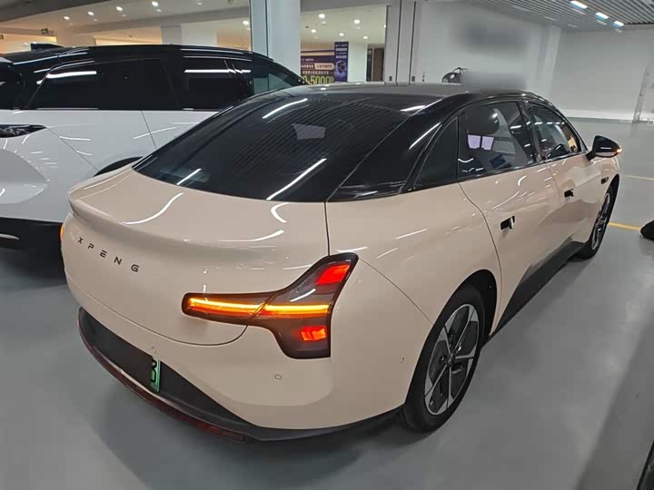 Фото 7 - XPeng Mona M03