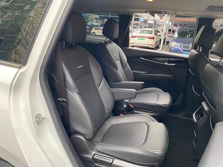 Фото 9 - Maxus G50