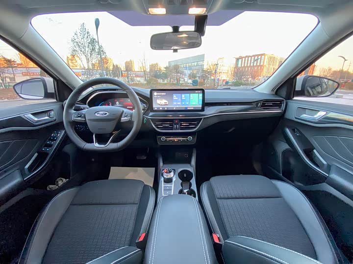 Фото 5 - Ford Focus