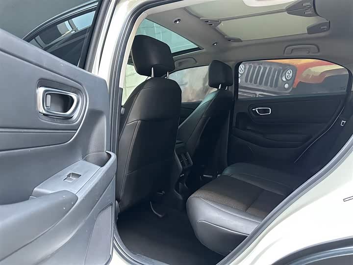 Фото 4 - Honda Vezel