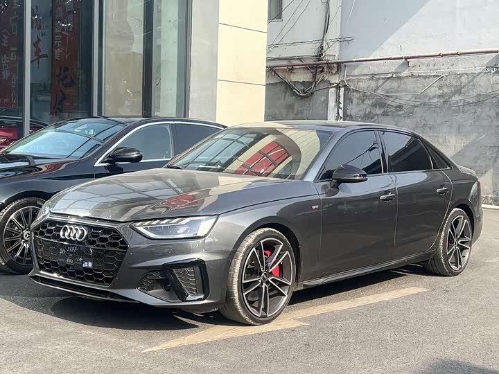 Фото 1 - Audi A4L