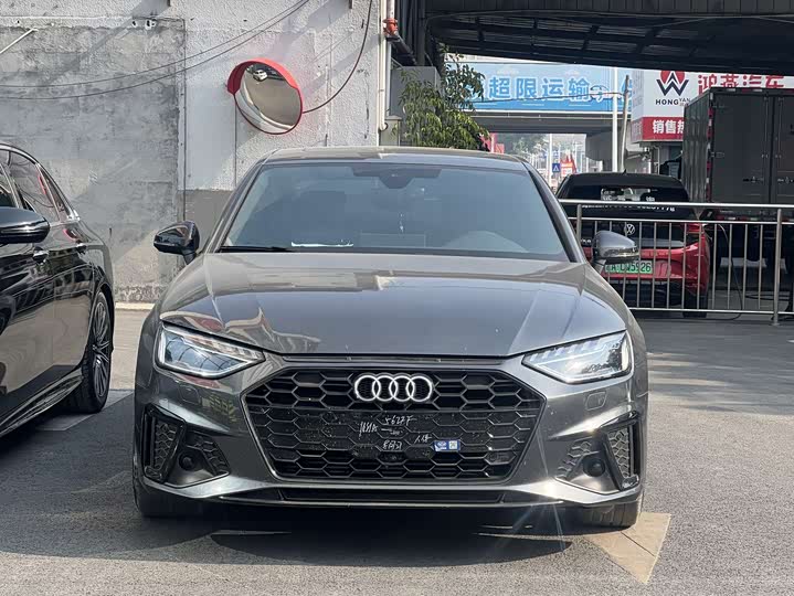 Фото 2 - Audi A4L