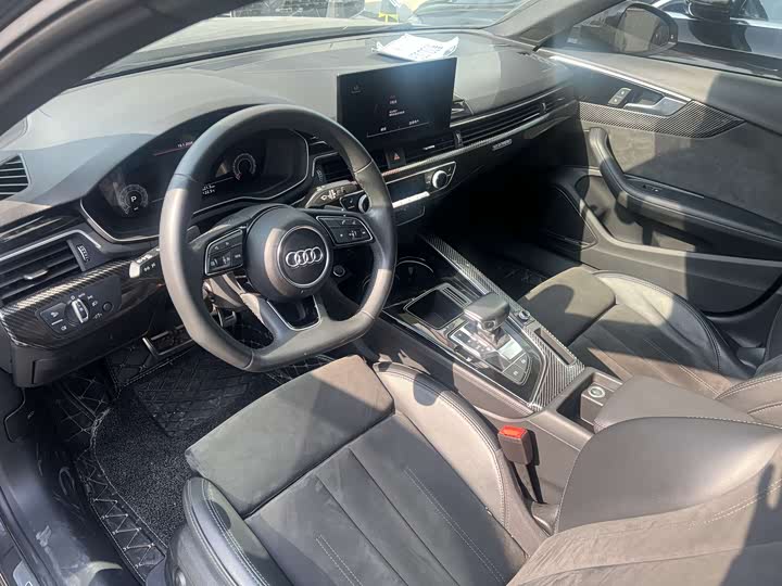 Фото 5 - Audi A4L